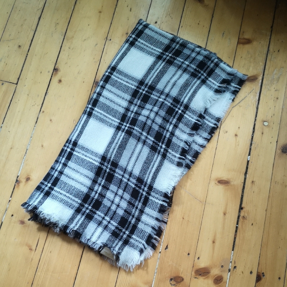 Modcloth Black and White Checkered Scarf